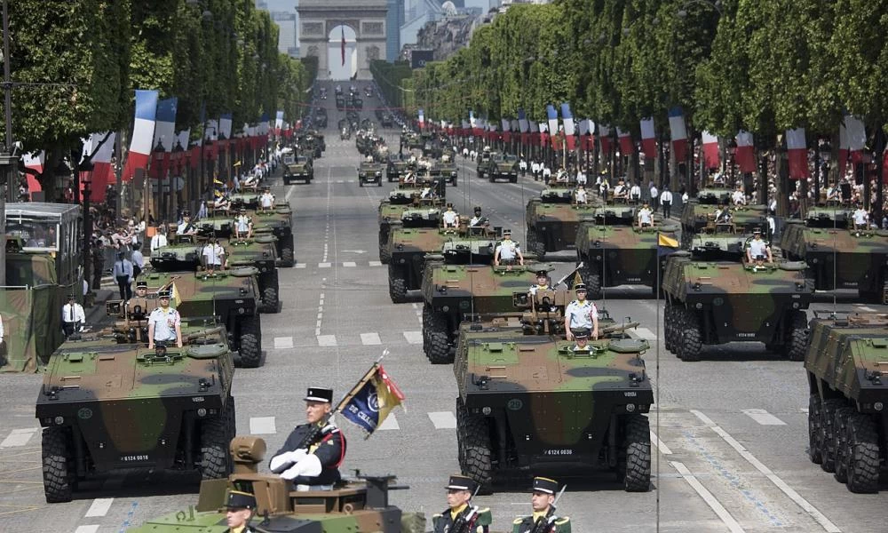 Γαλλία - Α/ΓΕΕΘΑ προς στρατιωτικούς: ''Παραιτηθείτε''